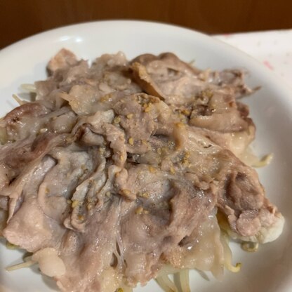 とても簡単で美味しい(≧∀≦)2皿作り胡麻だれ派とポン酢派に分かれて美味しく頂きました‼︎素敵レシピありがとうございます‼︎